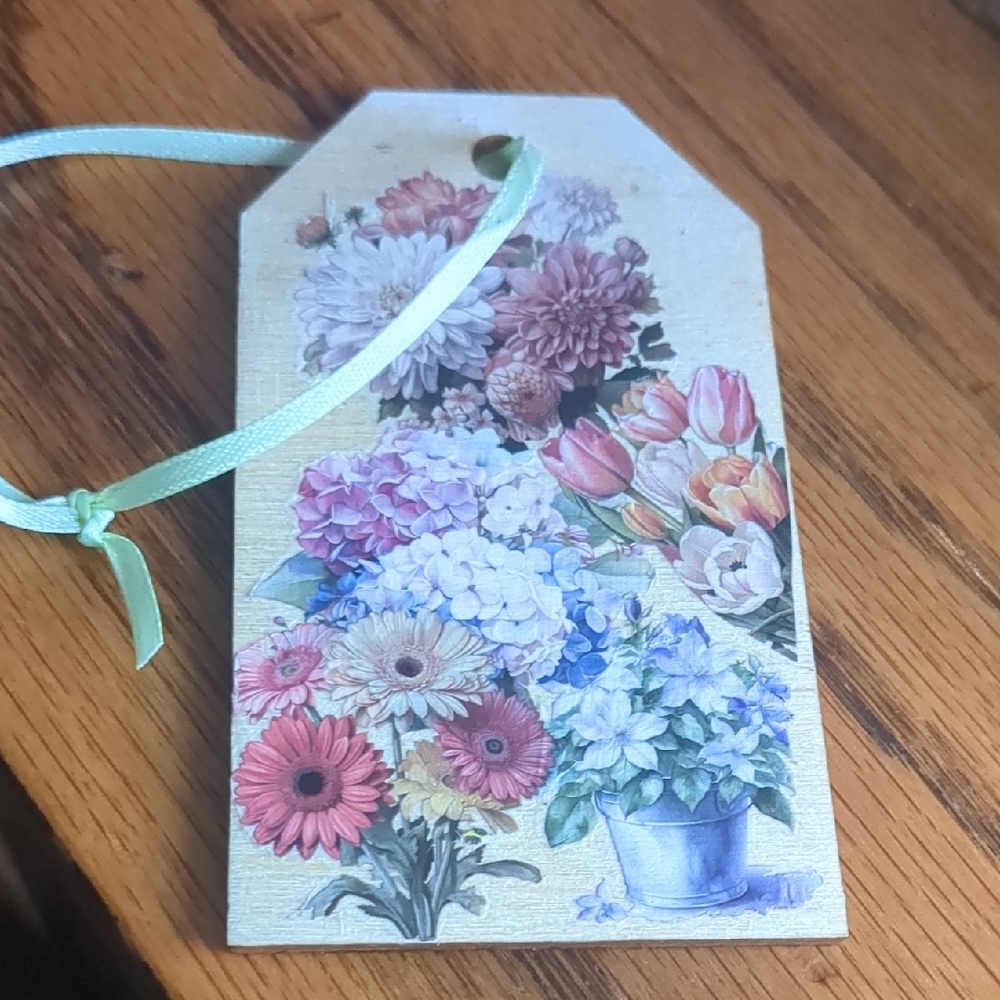 Handmade Wooden Floral Tag/Ornament